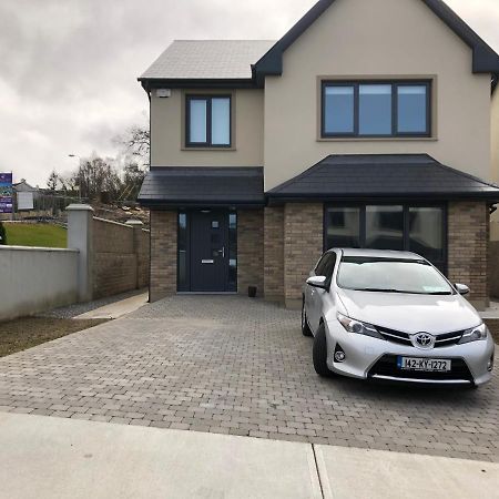 1 Luxurious Room In Family Home Killarney Bagian luar foto