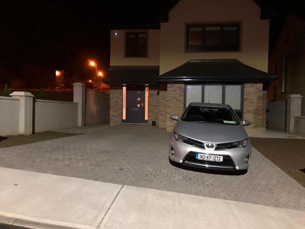 1 Luxurious Room In Family Home Killarney Bagian luar foto
