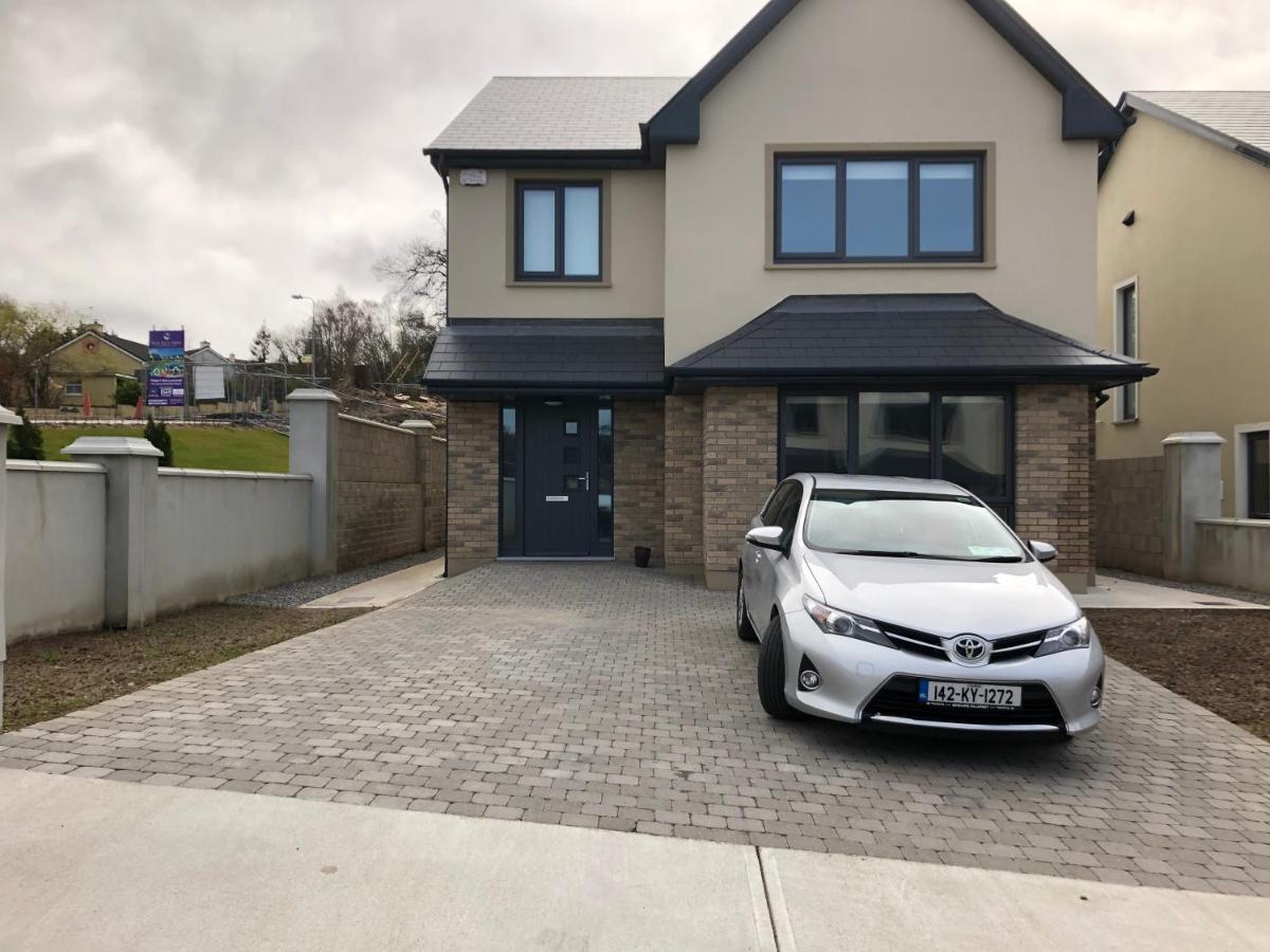 1 Luxurious Room In Family Home Killarney Bagian luar foto